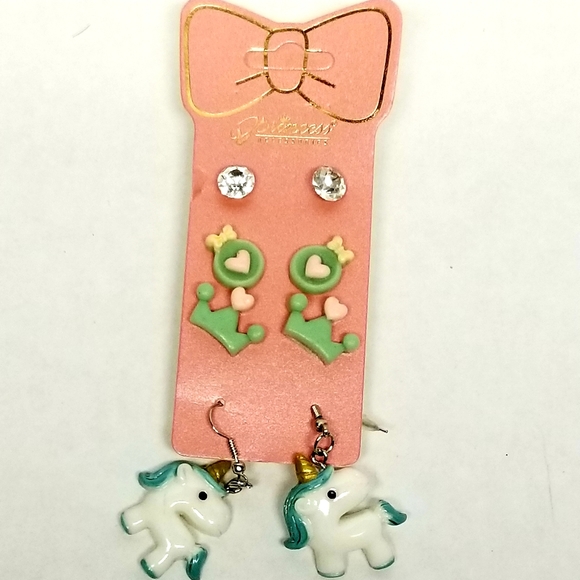 3/$25♥️ Kawaii Earrings Unicorn Princess New - Picture 1 of 6